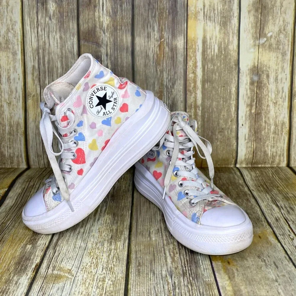 Girls size 6 Converse Chuck Taylors Heart Print‎ Canvas High Tops